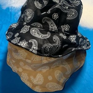Paisley reversible bucket hat
